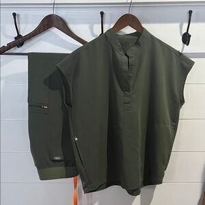 Figs Forest Green Scrub Ensemble